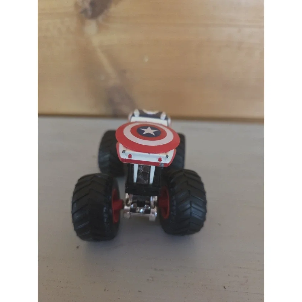 Hot Wheels Monster Jam Captain America 1:64 Monster Truck‎ Marvel Diecast ZB1